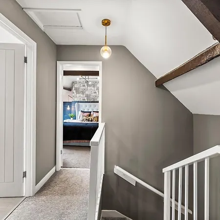 30 Percent Off The Sophisticated Abode - 3 Bed 아파트 휫비
