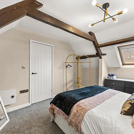 30 Percent Off The Sophisticated Abode - 3 Bed