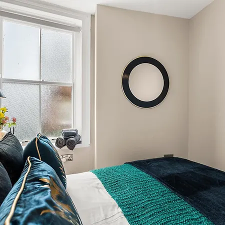 30 Percent Off The Sophisticated Abode - 3 Bed