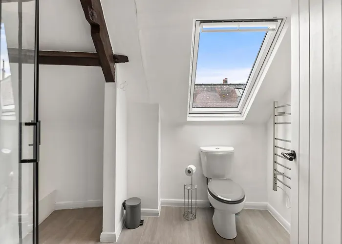 30 Percent Off The Sophisticated Abode - 3 Bed