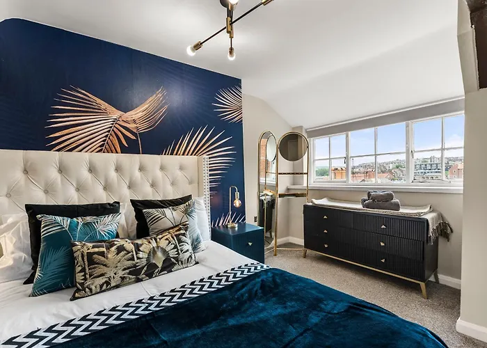 30 Percent Off The Sophisticated Abode - 3 Bed