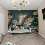30 Percent Off The Sophisticated Abode - 3 Bed Appartamento Whitby